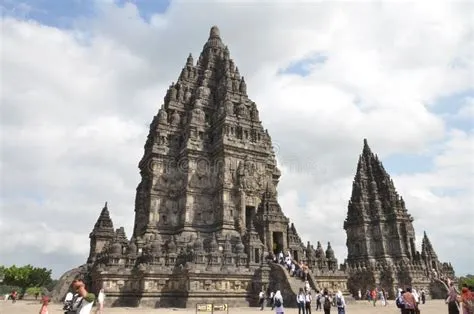 Prambanan Temple: A Majestic Monument To The Glory of Ancient Java!